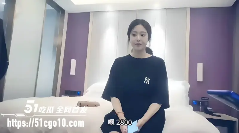 赵总寻花 约操反差外围女 紧握肉棒吞吐口交 后入打桩狠操紧致嫩穴！