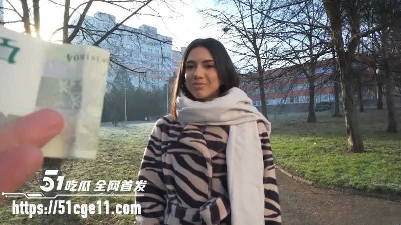 捷克街头搭讪 邀请法国辣妹拍写真 被钱一砸秒就范 直接无套开干还玩起口爆!