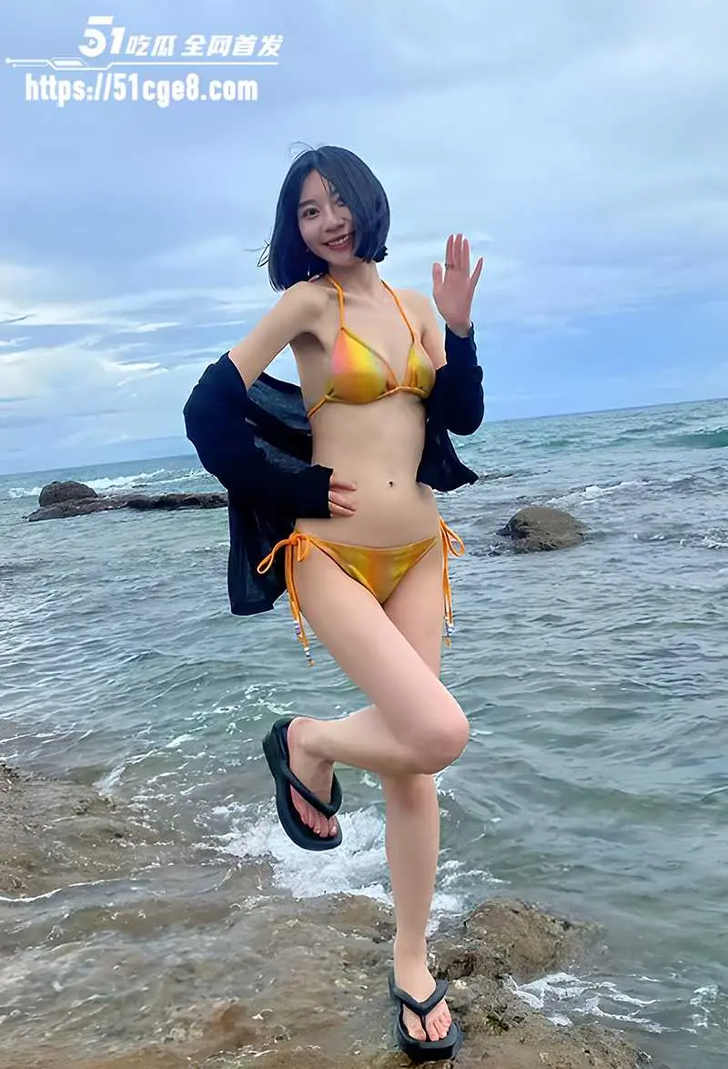 天津毛穴骚妹 苏梦洁 情侣泄密 露脸妩媚吞舔男友肉棒 被狠操骚叫高清怼拍