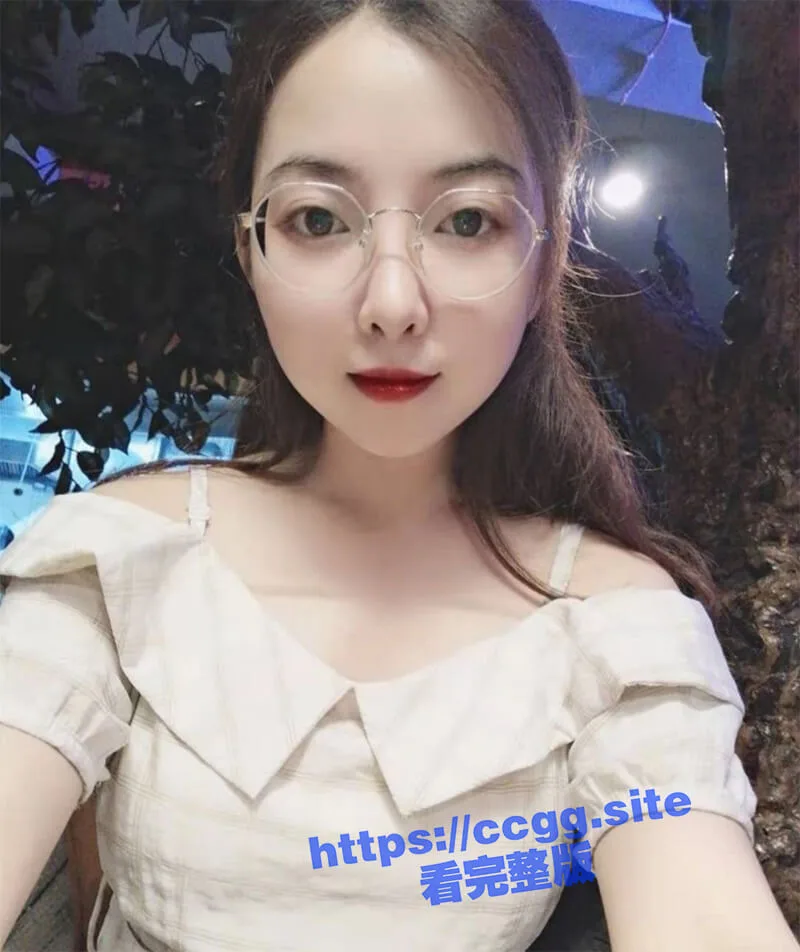 精品泄密-福州时代中学女老师跟光头教导主任偷情,各种不雅视频流出