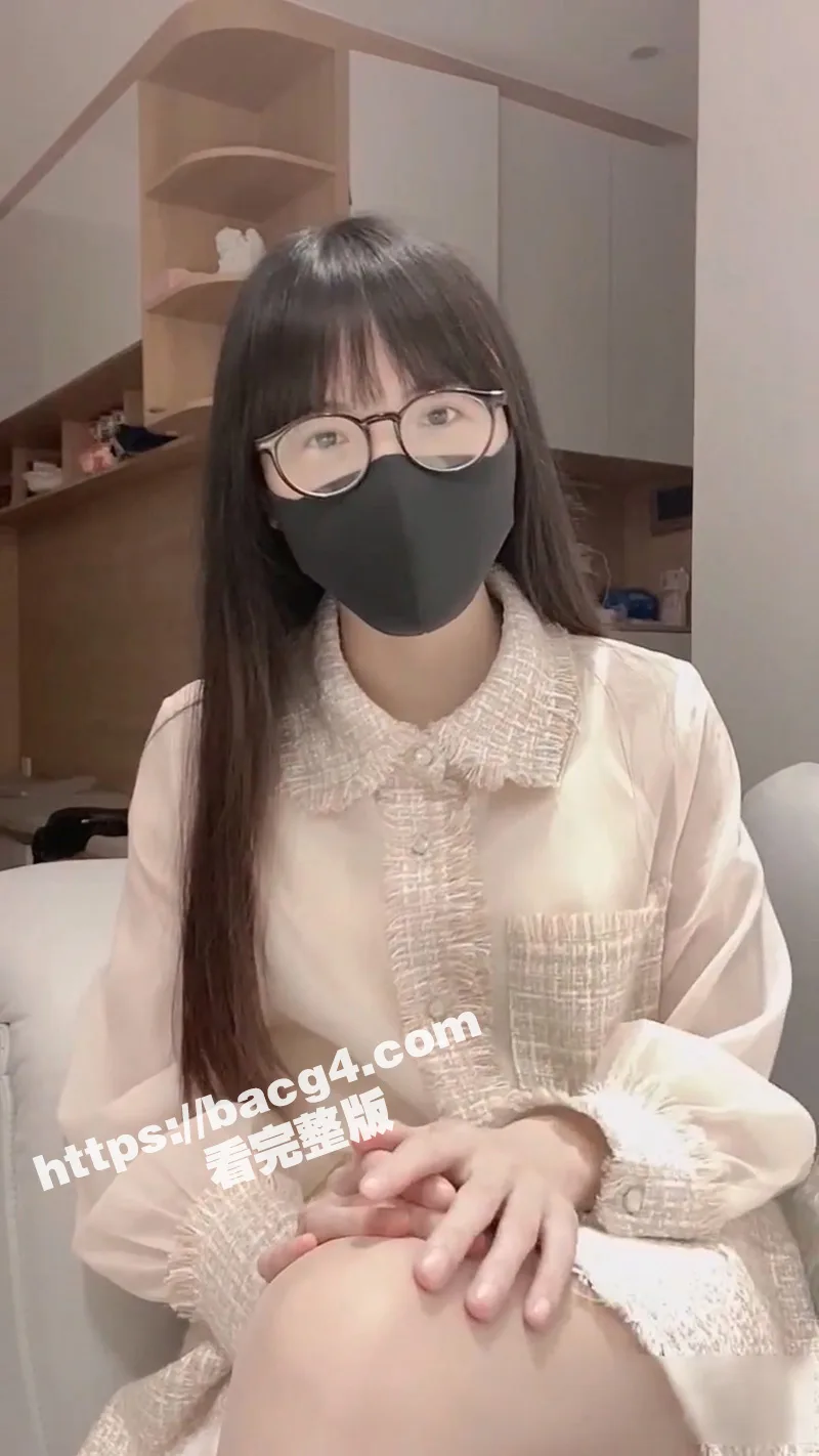 极品反差眼镜女老师 边玩骚穴边讲解生理知识 跳蛋塞逼爽到高潮全身颤抖!