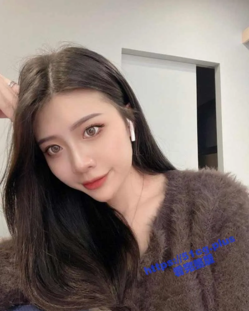 不知名校花级别美女 私密自拍遭泄漏流出