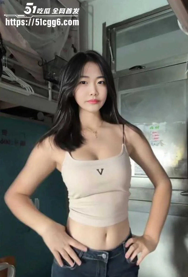广东大二清纯学生妹 杨云菲 网贷视频流出！果冻奶小骚货为还债录裸拍 脱光被金主远程调教！