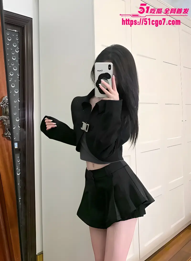 江苏无锡大学情侣 居家自拍性爱视频 性感女友口技高超 无套插穴媚叫不休!