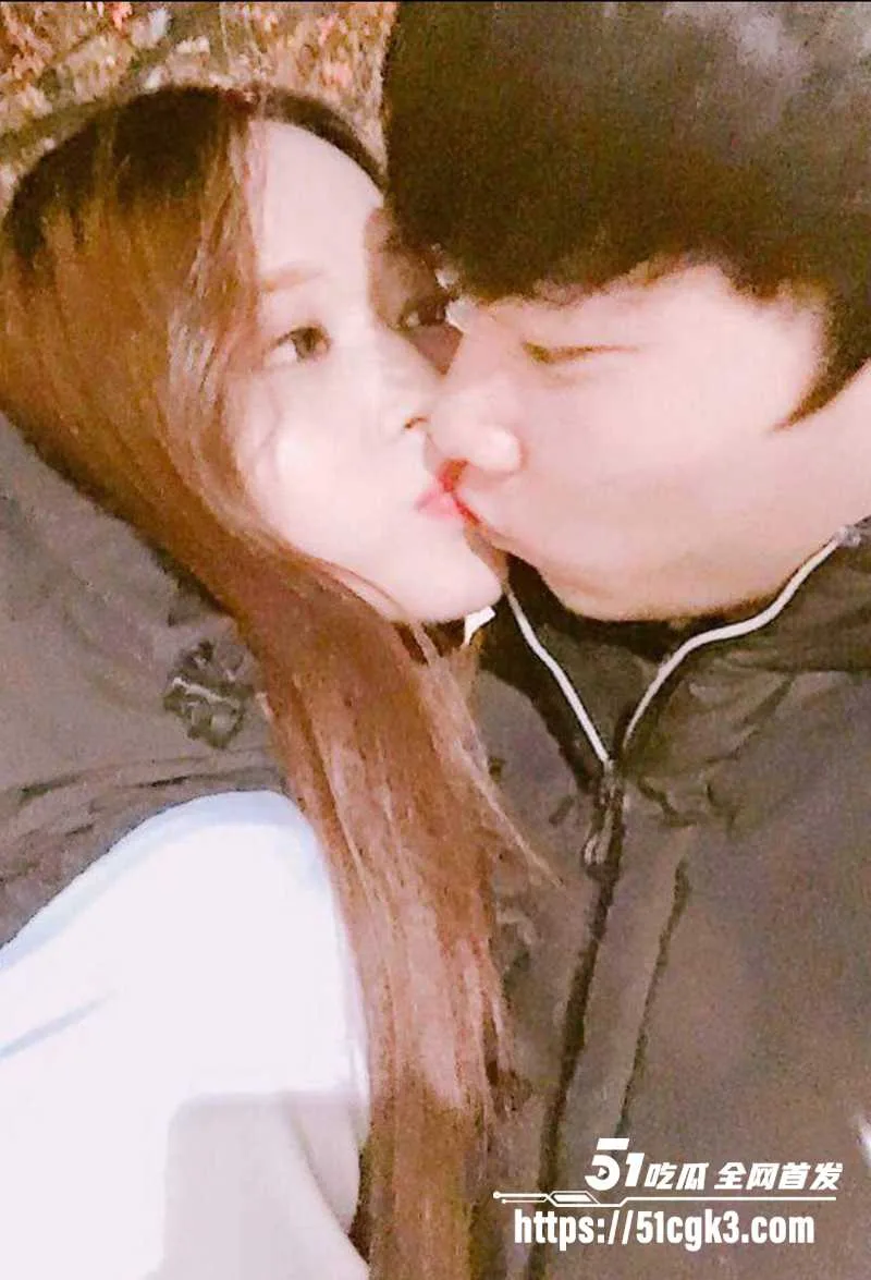 韩国神颜美女 性虐私拍流出 倾城绝色竟沦为母狗 被富二代拴上狗链凌虐调教 口交指奸爆操吞精！