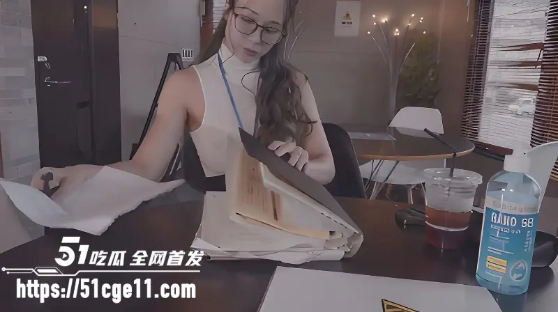 绝美樱花妹 naomiiichannel 性爱剧情 OL秘书楼梯自慰 被上司潜规则爆操彻底沉沦肉欲!