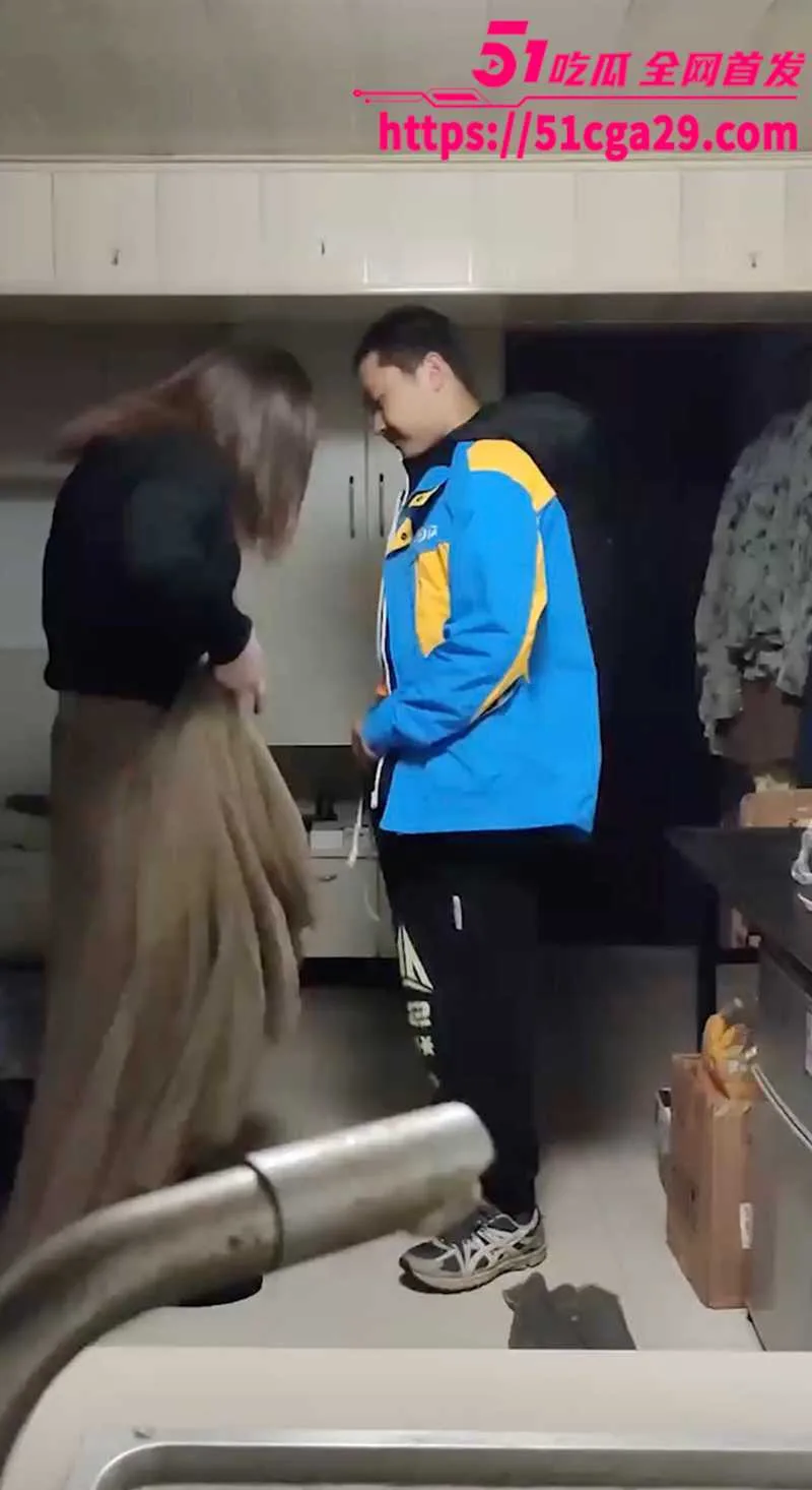 南京伪娘阿红事件 心动男嘉宾之外卖哥 刚送完餐就马不停蹄来找红姐开干 没想到居然秒射!