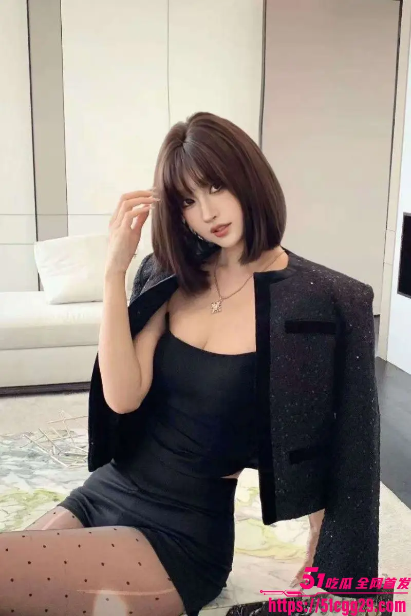 B站反美战士 牢A 再出炸裂言论 陪读妈妈被黑人大学生母女通吃成常态 三通一达母女抢话筒耸人听闻!