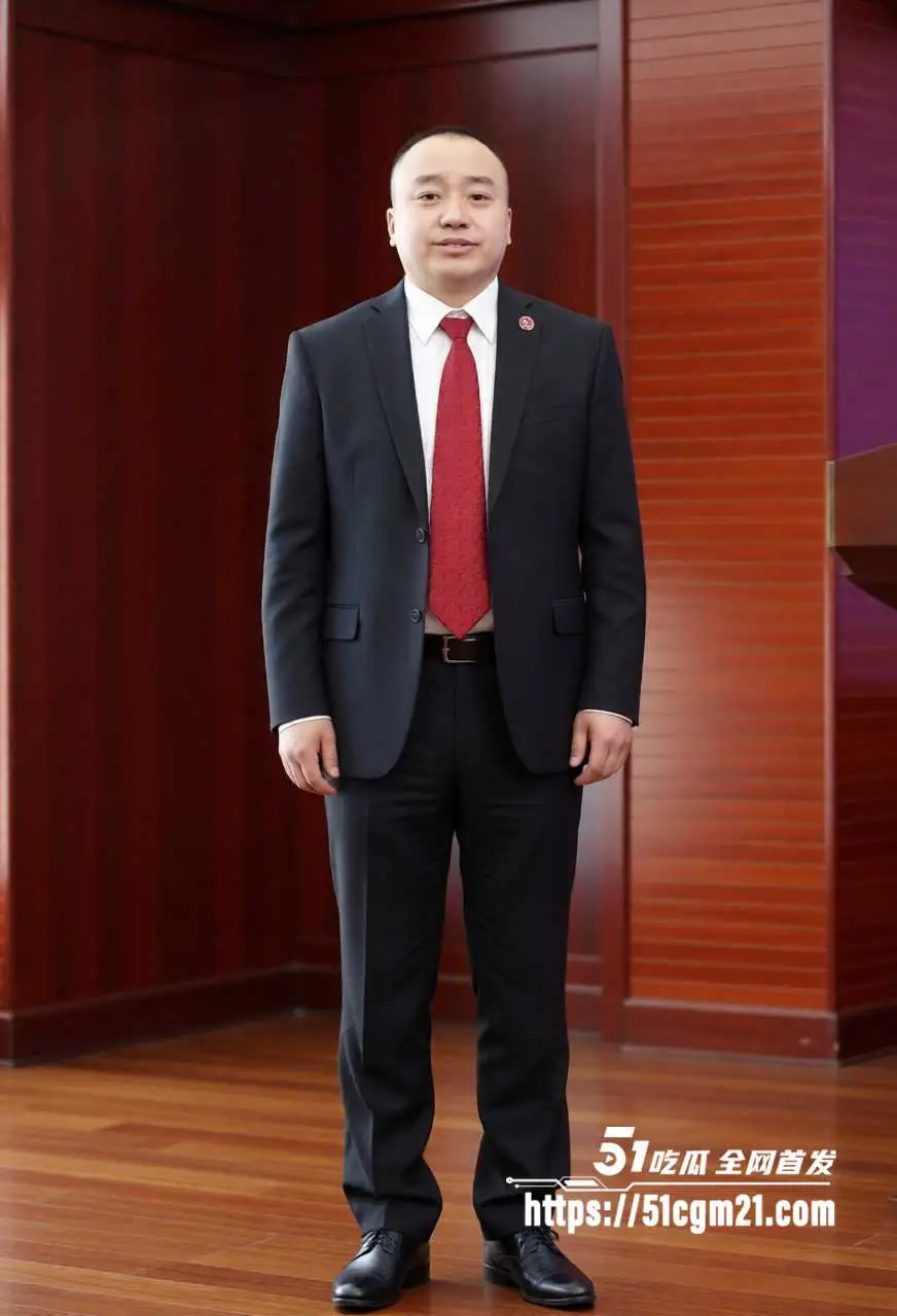 山西吕梁法院庭长 吕云锁 猥亵女当事人 还被爆出强奸偷拍 疑似惯犯 全网震惊!