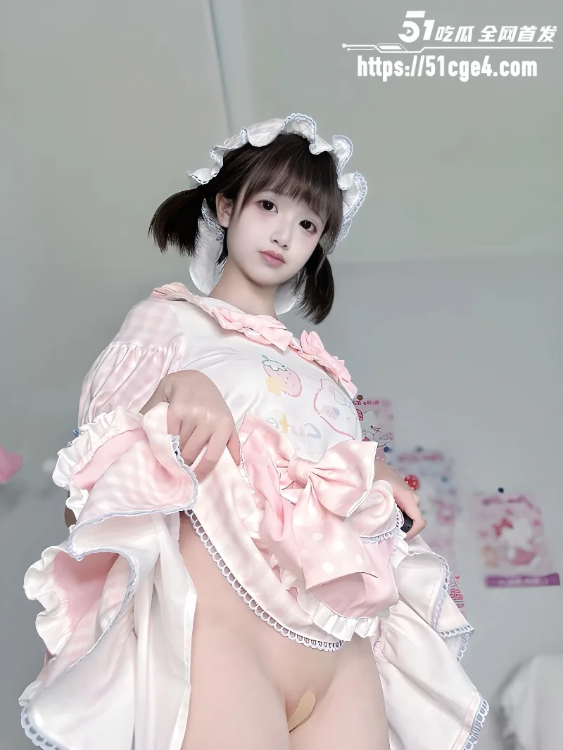 极品福利姬 曲奇软fufu 足控福利 身穿可爱洛丽塔 脚心夹鸡巴猛套榨精!