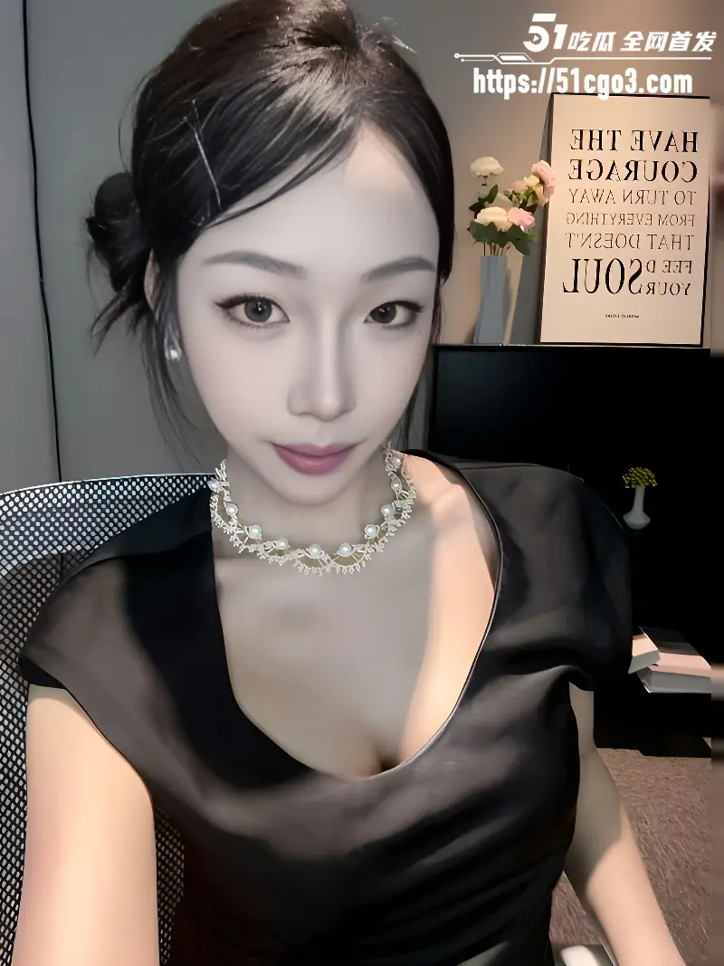 湖南长沙女大 陈峙君 刚被破处不久 白虎骚穴如饥似渴 喜欢被无套填满!