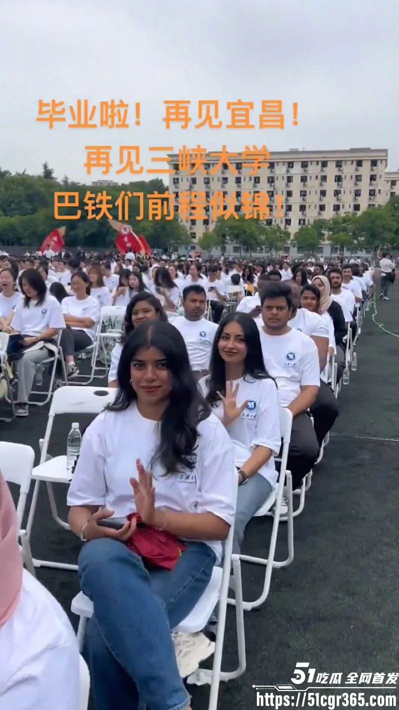 三峡大学女寝猥亵案引全网热议 黑人留学生凌晨翻墙爬楼摸奶 女生反抗逃脱 校方压舆情3天刑拘开除!
