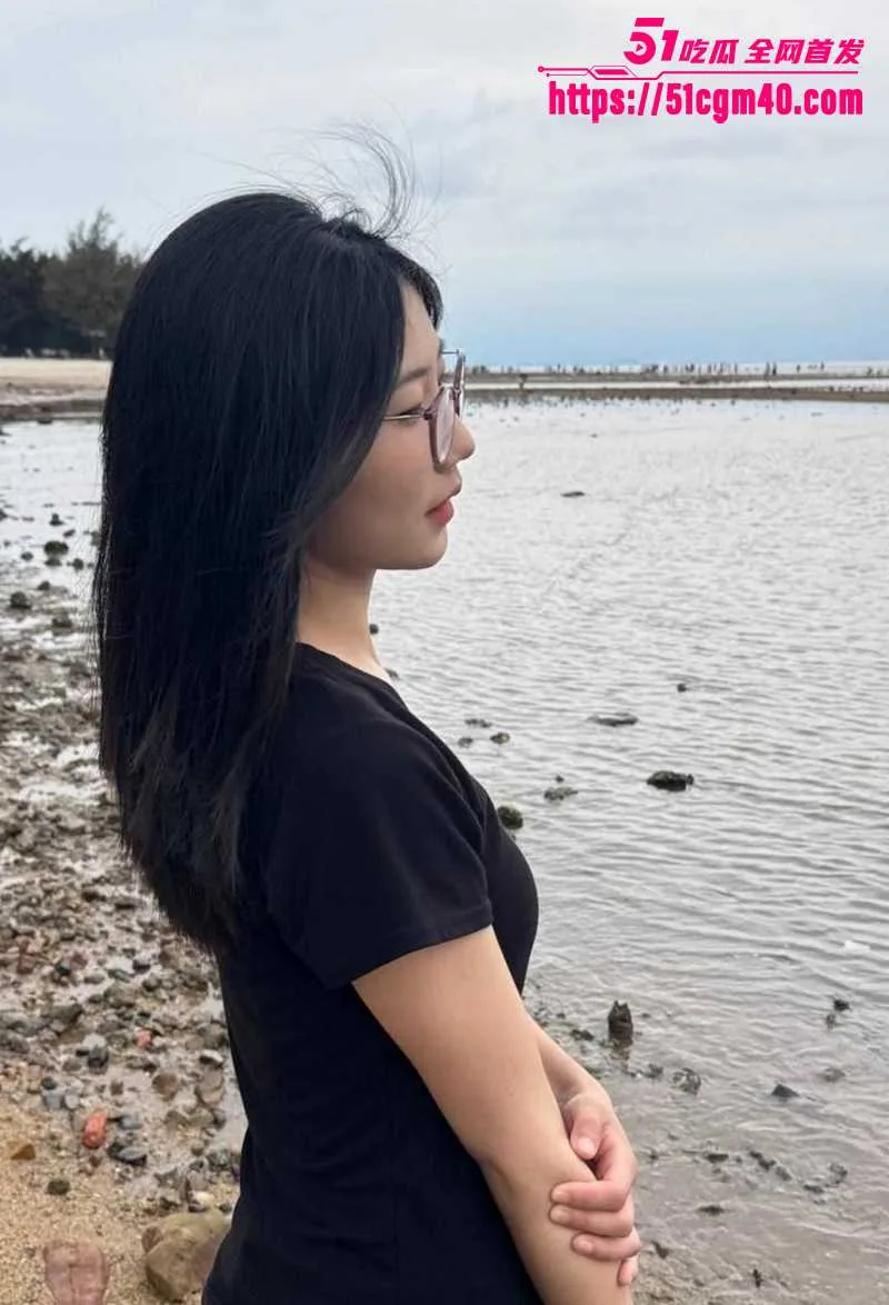 清纯眼镜妹被大神开发调教 玩裸聊拍约炮 嫩穴紧箍肉棒 插的白浆四溢