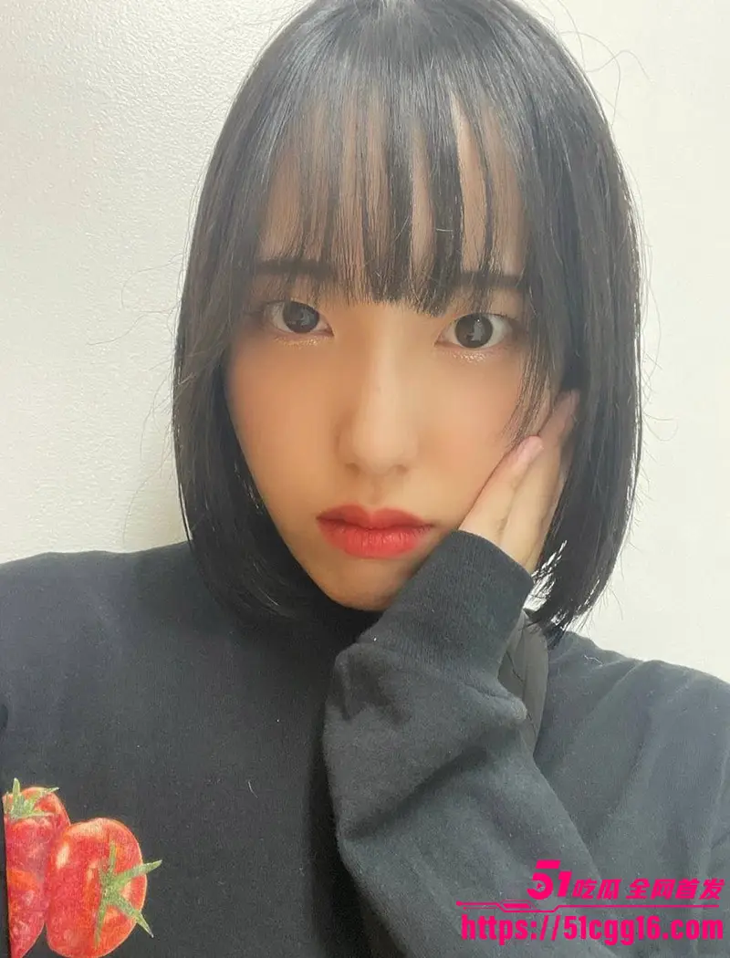 日本清纯美少女裸贷自慰视频流出 反差少女猛插粉嫩小穴 骚逼流水啪啪作响!