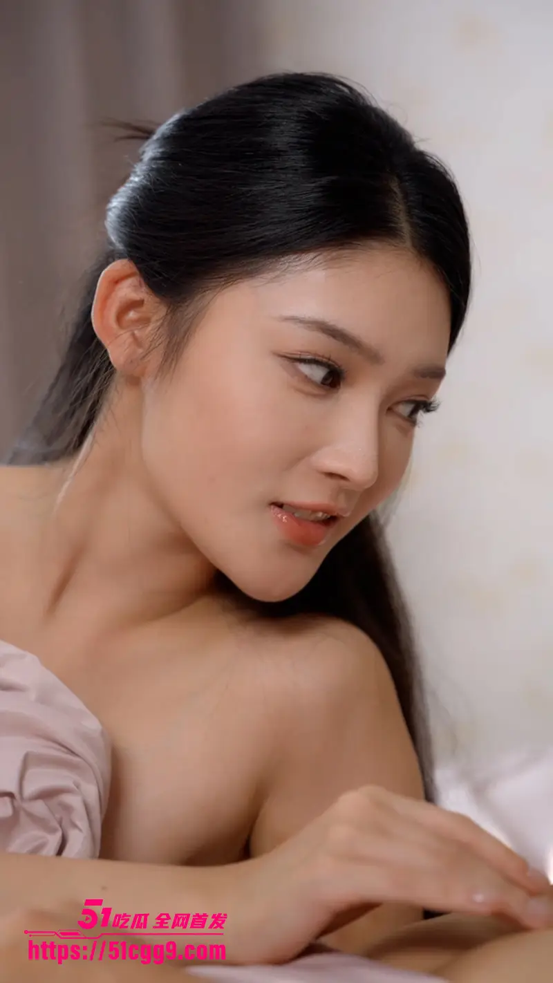 擦边短剧《夜色藏娇》未婚夫在婚礼现场为了别的女人离我而去 看女主如何复仇！