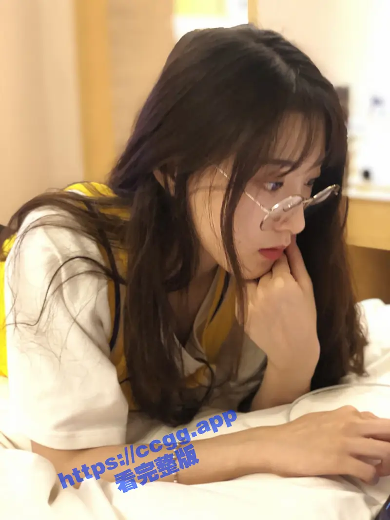 反差大一眼睛婊 王梦婷 不雅私拍泄密 胯下侍奉猛吞阳具 饥渴模样风骚入骨！