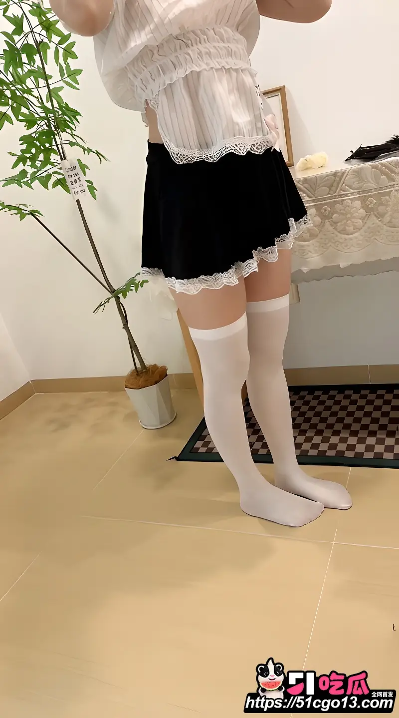 海角大神妹妹日记 妹妹穿女仆装白丝迎接 主动口交后入猛操 最后内射精液直流