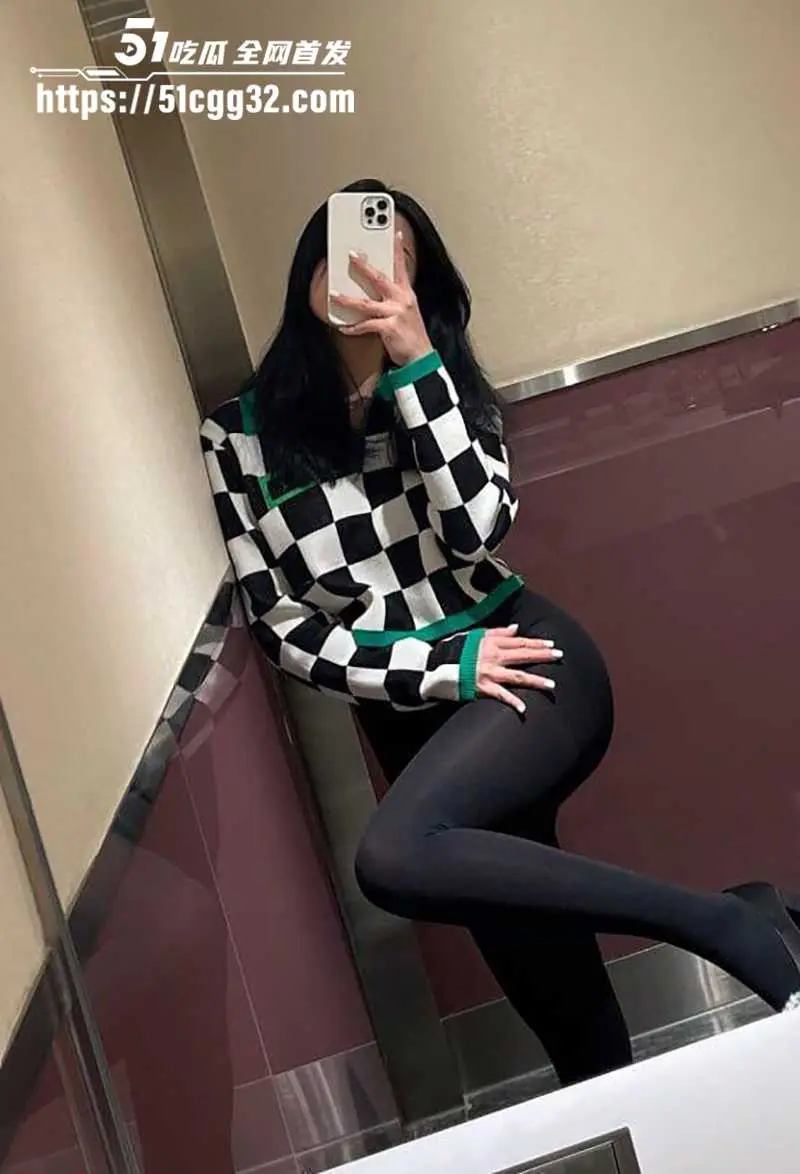 新加坡美女职业律师 林啾啾 私定合集 各种OL制服黑丝玩转自如 真空露穴自揉骚气爆棚!
