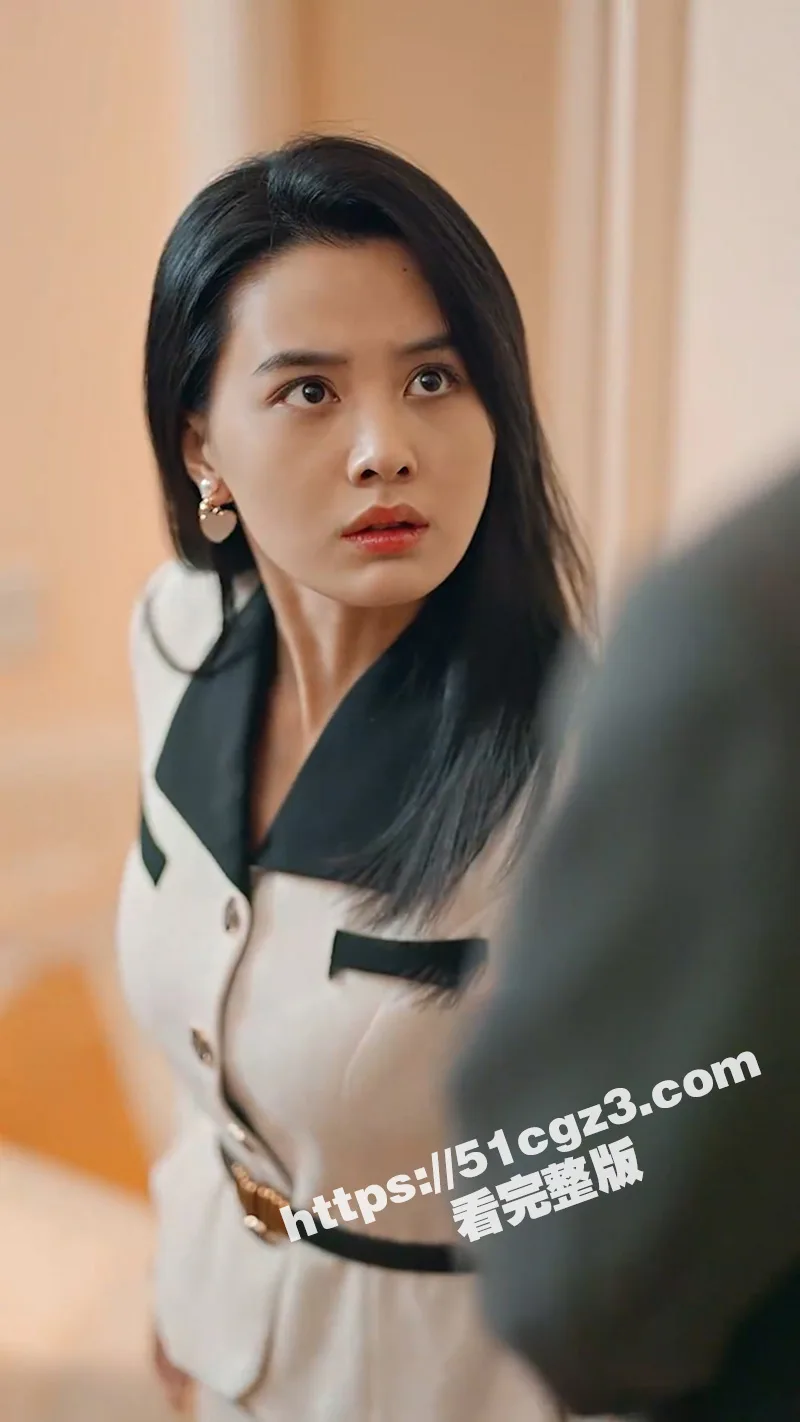 短剧《婚情深深深几许》女人被丈夫献给大佬 意外怀孕后又被赶出家门 晕倒醒来后发现身处大别墅