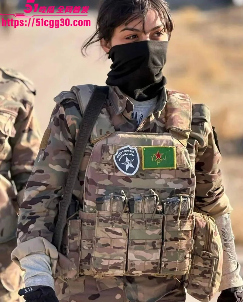 库尔德女兵让ISIS士兵闻风丧胆 踩在她们尸体上践踏羞辱视频流出 甚至对着尸体开枪 画面极度残忍!