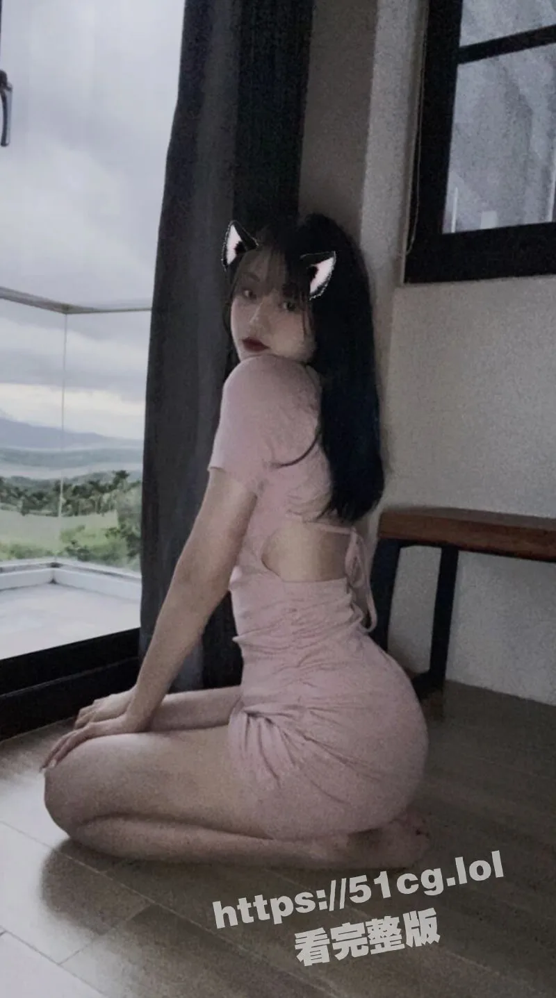 女高中生想出名 被假经纪人忽悠主动掰开屁股看嫩穴 这鲍鱼是真的粉嫩 这下是真要出名了