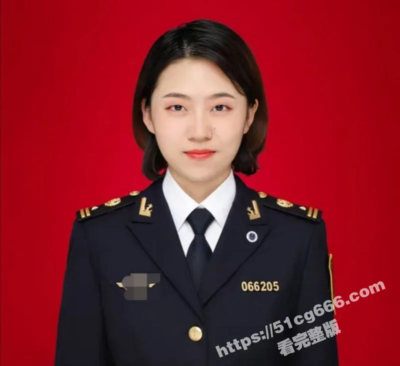 大连海事局科员 张津瑜接班人 何梅华 不雅自拍被曝光 附制服大头照 深度吃鸡 吕总待遇!
