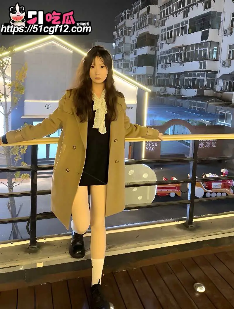 极品嫩妹 小苗 性爱视频 胯下口舌榨精 爽到男友当场站立后入 浓精内射灌满骚穴!