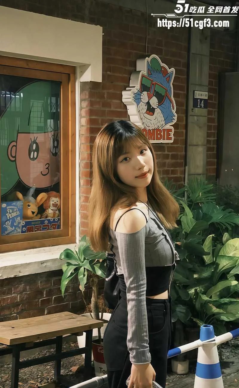 清纯女大 Jieeee 自慰私拍曝光 蹂躏美乳淫贱如狗 玉指轻挖雪鲍淫水四溢!