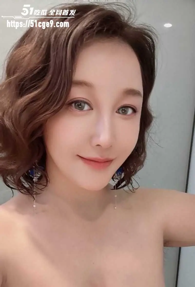 G杯爆乳美熟女 林怡彤 露脸偷情 骑乘顶操甩奶呻吟 迷离浪叫尽显娇媚