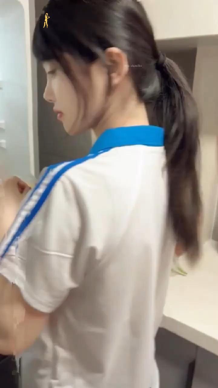 00后学生妹 小华 与哥哥的偷情乱伦禁忌 酸奶口交到铁硬 无毛馒头逼被整根插入