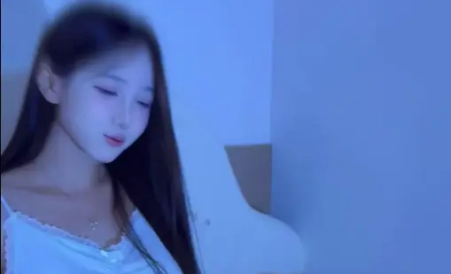 这甜美主播太销魂了!前途后翘的自慰情趣视频