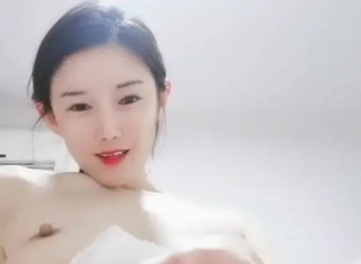 美少妇自拍扣穴