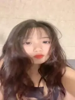 甜美新人00后妹子,黑丝沙发带个薄眼罩,主动特写掰穴逼逼粉红粉嫩蝴蝶逼