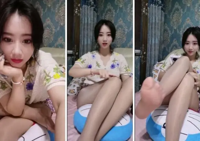 超稀有~易直播平台丽柜~高颜值女神【然然】露点,小乳头微微翘