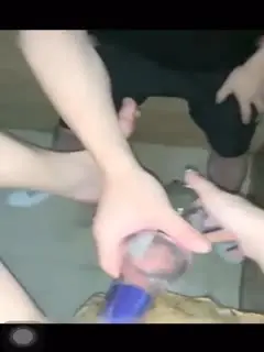 白嫩碎花裙学妹到KTV玩嗨了,直接用插嫩穴自慰到高潮!KTV里3P猛操!群交大聚会!各种玩弄!十分淫乱!