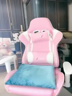 颜值圆脸新人妹子,卧室中露脸道具自慰 11。