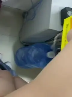 #精选 #后入 办公室小骚逼边喝可乐边被操