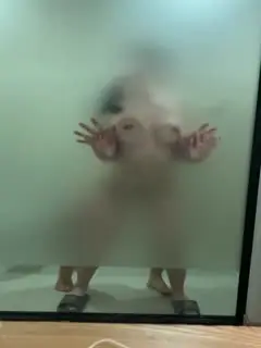 摁在玻璃使劲操