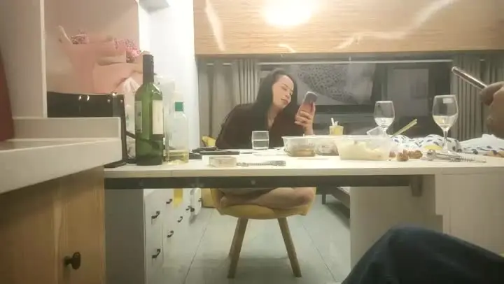 2023-3-22【今天你谈恋爱了吗】胖子约操骚熟女，聊聊天调调情，扒掉衣服手指扣穴，一顿猛操搞了两炮 new