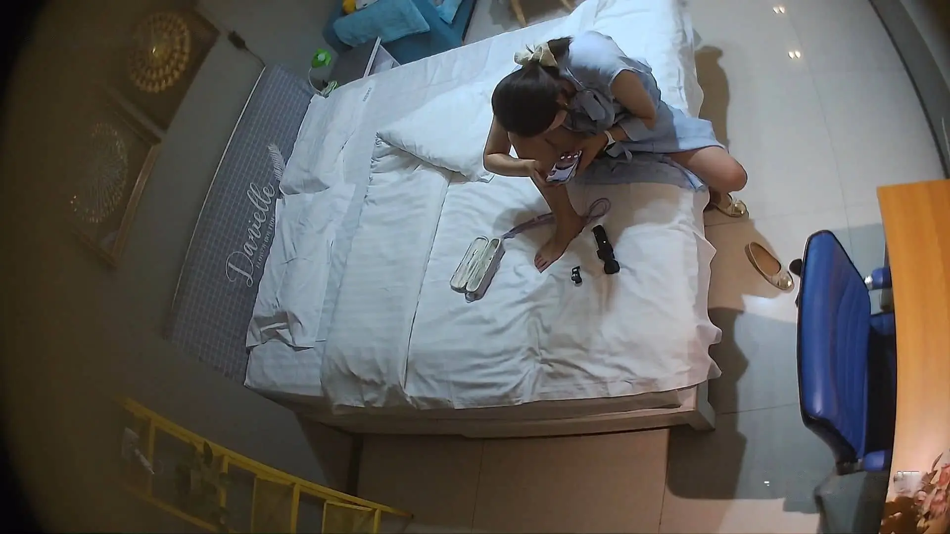 ❤️20260516❤️甜美长裙少妇切换吊带睡裙配合男友啪啪一场