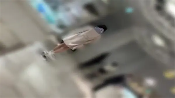 美女主播MJ下班后的私密诱惑:回家途中湿透的激情喘息