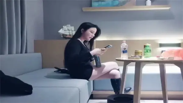 文轩探花:极品巨乳尤物蜜桃臀,被狂操到骚穴高潮淫叫不止