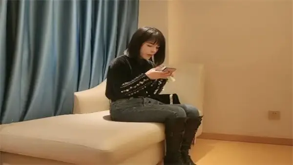 超新星崛起:探花猛男独战3000系列高端纯欲嫩模,甜妹轮流跪舔侍奉