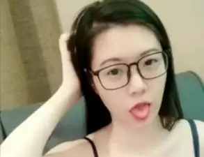 骚货主播直播发浪,饥渴难耐求捅插!