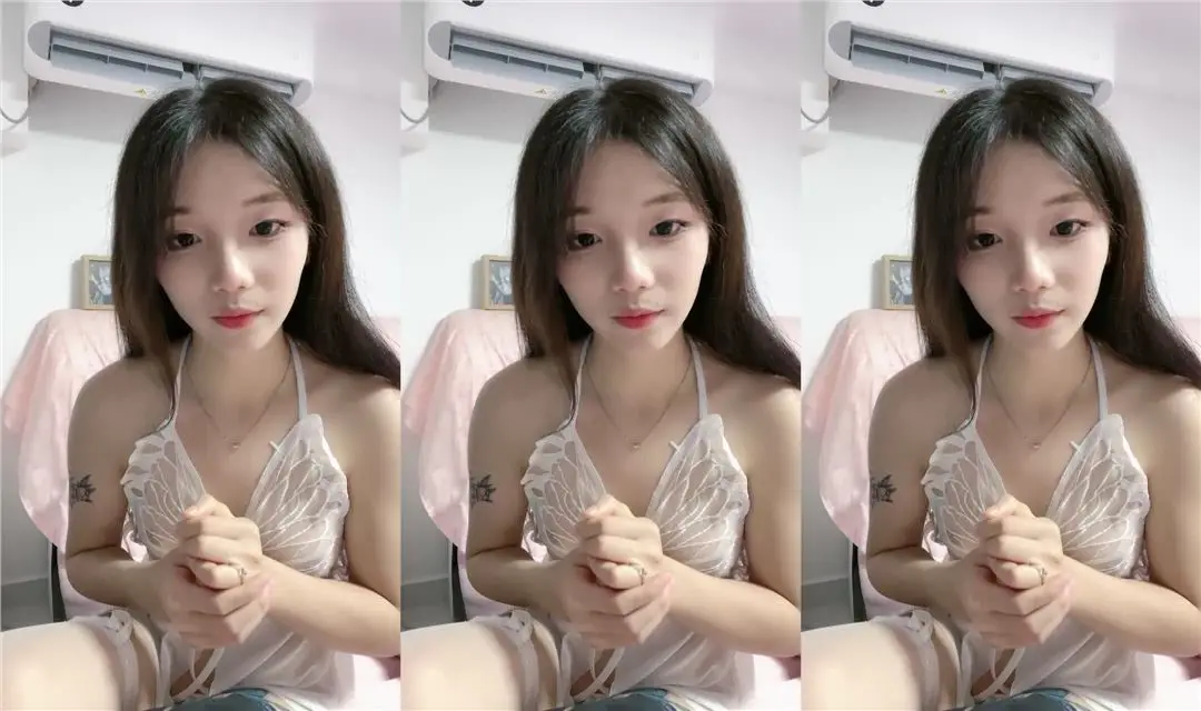 外表乖巧邻家妹妹!收费房大尺度!坐在床头柜自慰,掰开紧致嫩穴,假屌抽插,水声哗哗,娇喘不断
