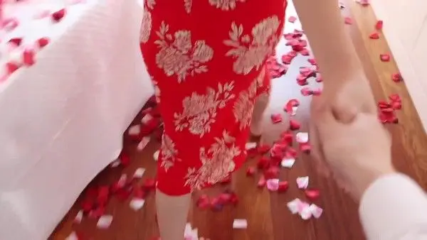 百万粉丝露脸日本网黄,日本妻子把自己的身体当作情人节礼物送给丈夫 完美内射!