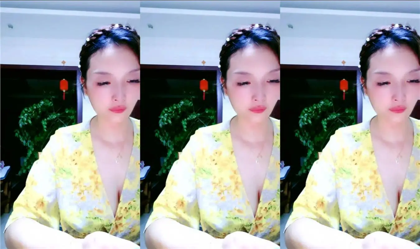 三甲医院，真实女医生，【少妇娜姐】，上班跟同事聊天的同时，玩跳蛋 自慰喷水，三点尽露