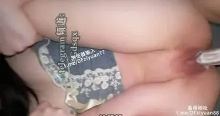 推特约炮网黄「深圳第一深情」「LOOKS199」极品高颜甜妹,腰臀比一流,拔套爆操白虎嫩逼,带出大量白浆