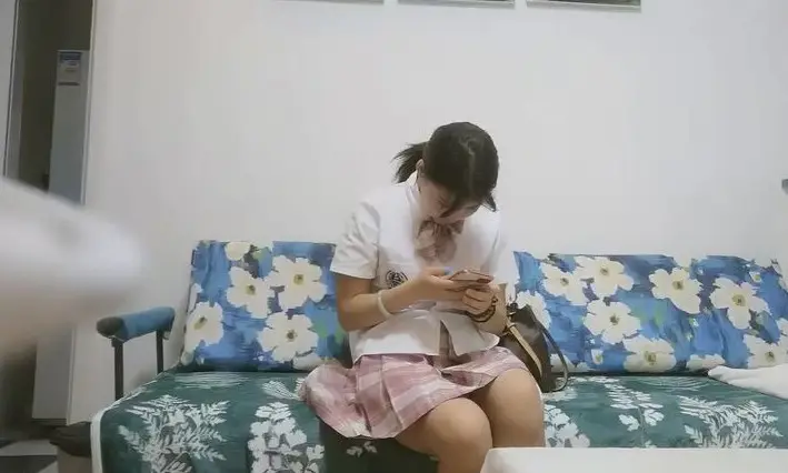 约战JK制服小萝莉,肉肉身材听话配合度高,大显神威疯狂蹂躏