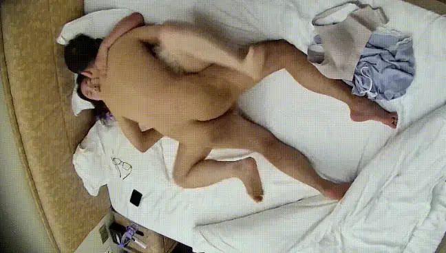情趣酒店 5-31 男人的手摸到屁股就揉 接着就脱裤子抠逼